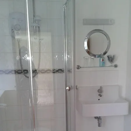 The Three Coopers 公寓 *