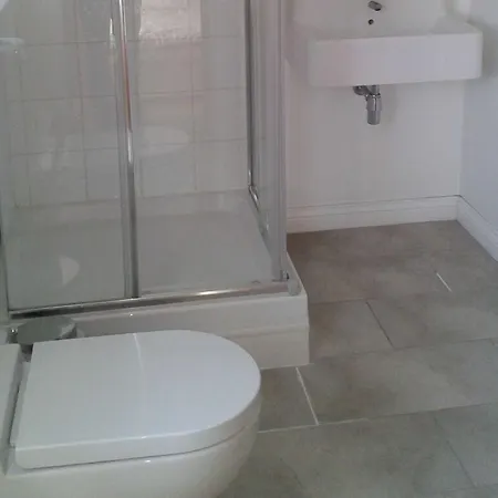 The Three Coopers 公寓 *