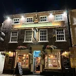 The Three Coopers 3*
